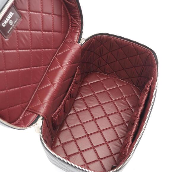 CHANEL Matelasse Handbag, Lambskin Leather, - Picture 3 of 9